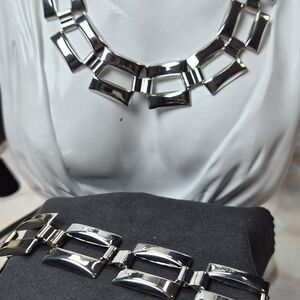 Elegant Silver Necklace and Bracelet Set